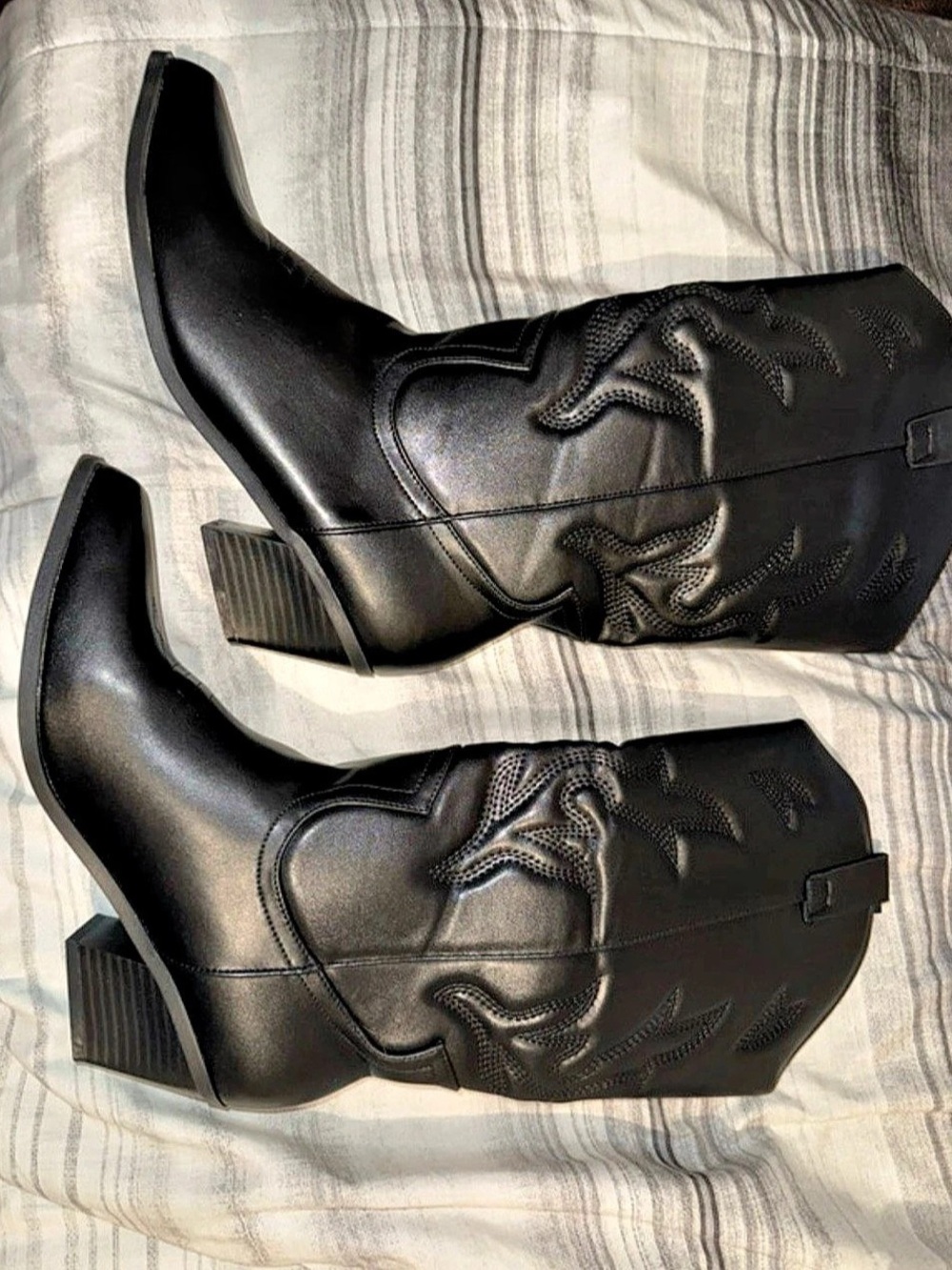 Pull&Bear Cowboy Boots Black Embroidered Western Heeled Boots